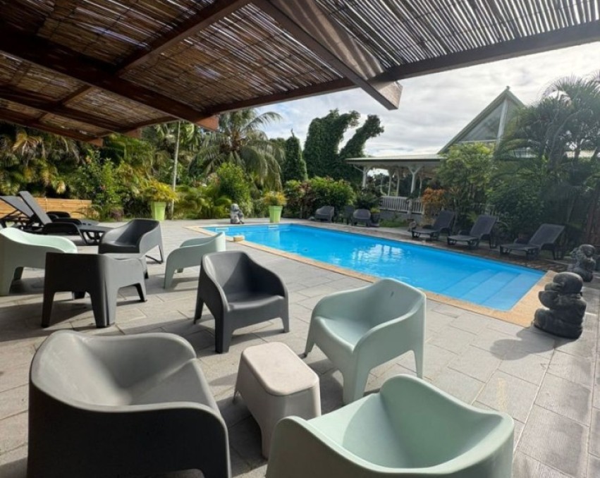 FOR SALE IN GUADELOUPE, BASSE-TERRE: TOURIST GÎTES (HOLIDAY
