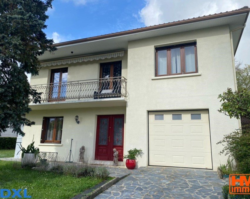Beautiful Family Home near Bellegarde