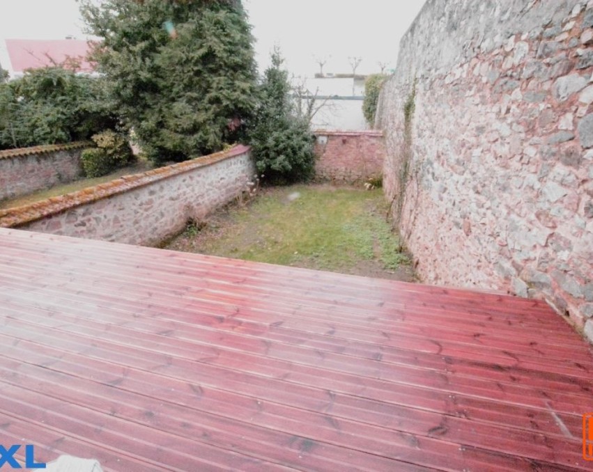 Elegant 1930s Townhouse – 8 Rooms, High-End Renovation